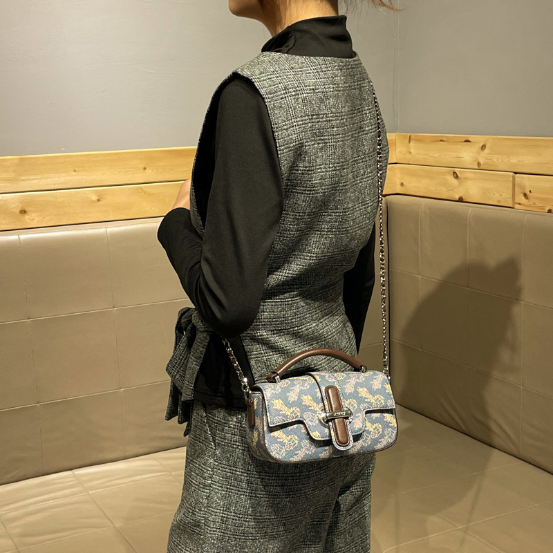 Luxury Hands-Free Designer Dia - مراجعة Luxury Lifestyle Women وسعره