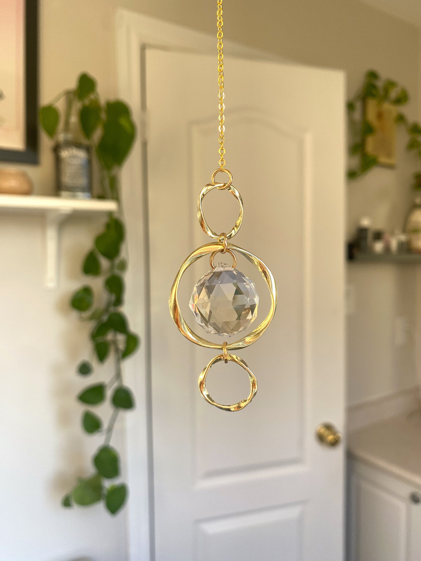 Crystal Suncatcher Hanging Dec - مراجعة Crystal Ball Decor وسعره