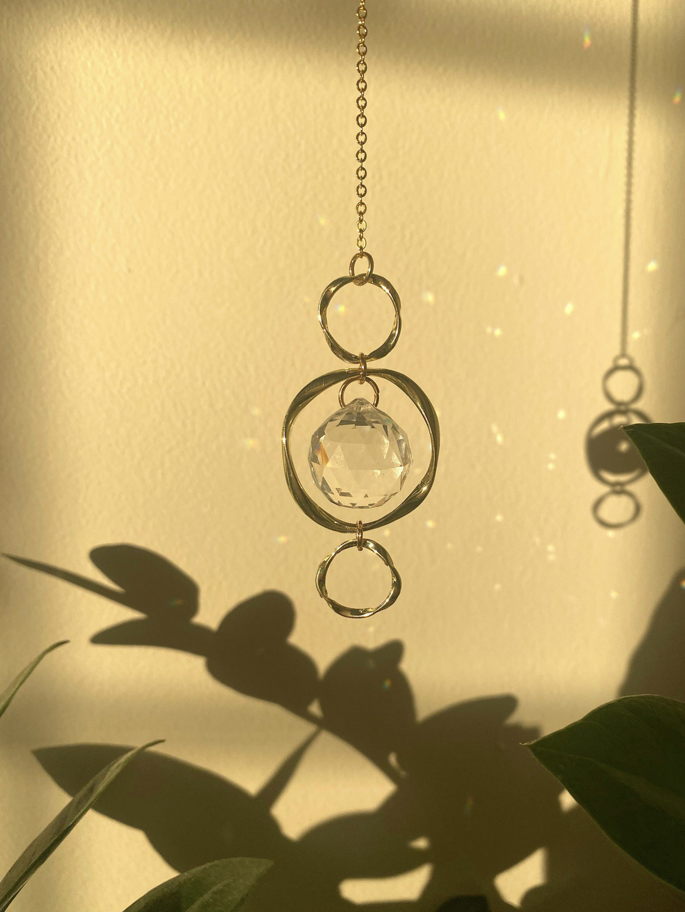 Crystal Suncatcher Hanging Dec - مراجعة Crystal Ball Decor وسعره