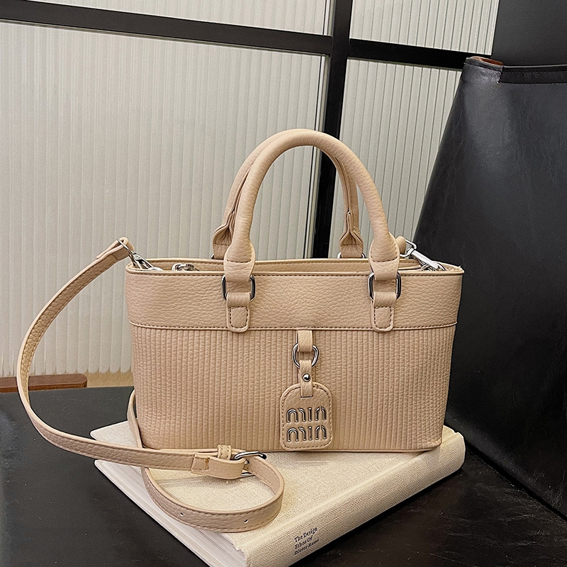 Luxury Women High End Leather  - مراجعة Luxury Lifestyle Handbags وسعره